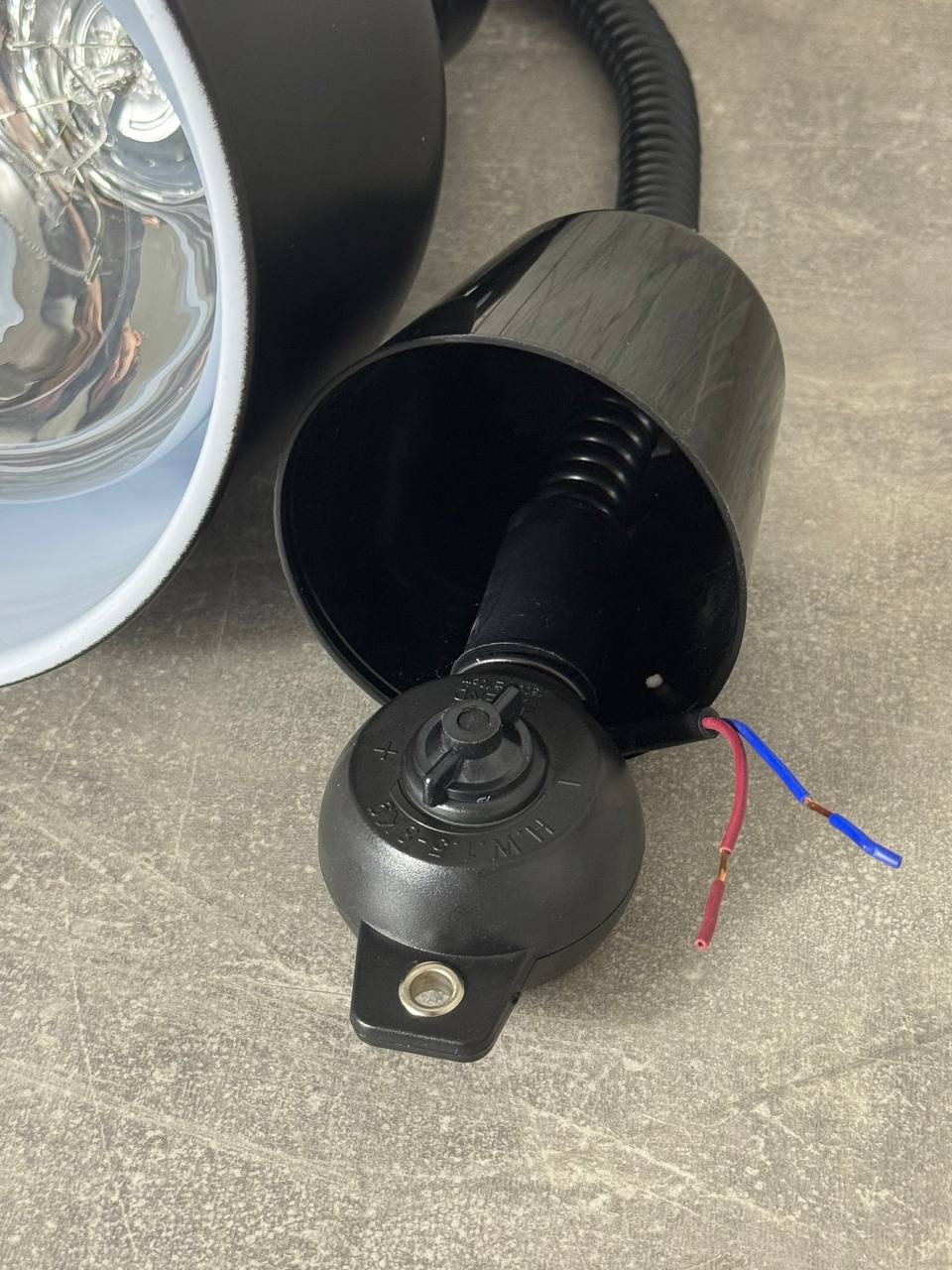 Инфракрасная лампа Hurakan HKN-DL775 black