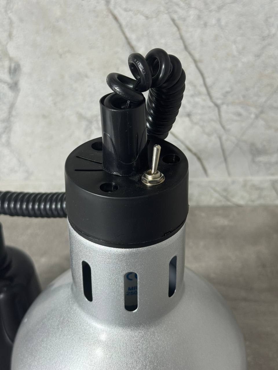Инфракрасная лампа Hurakan HKN-DL775 silver