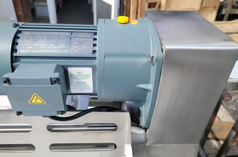 Тісторозкачувальна машина Vektor TSP520A