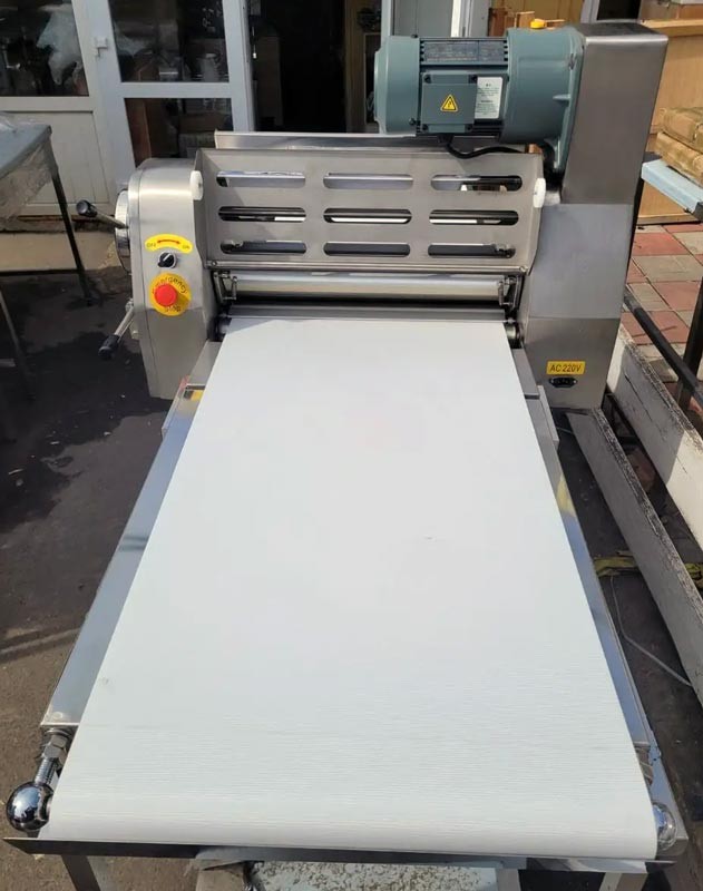 Тісторозкачувальна машина Vektor TSP520A
