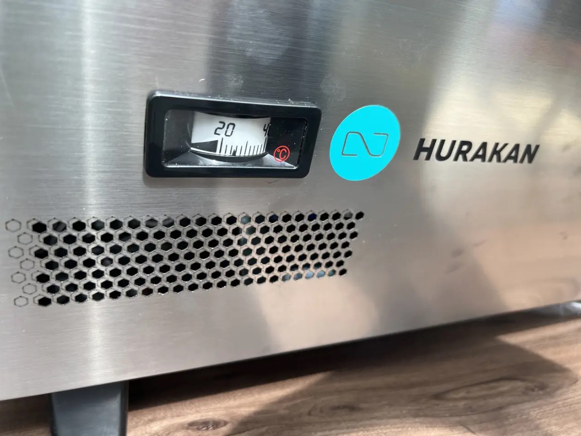 Теплова вітрина Hurakan HKN WD-120L