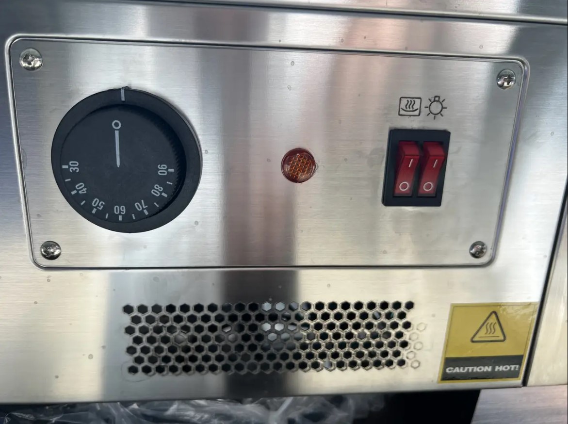 Теплова вітрина Hurakan HKN WD-120L