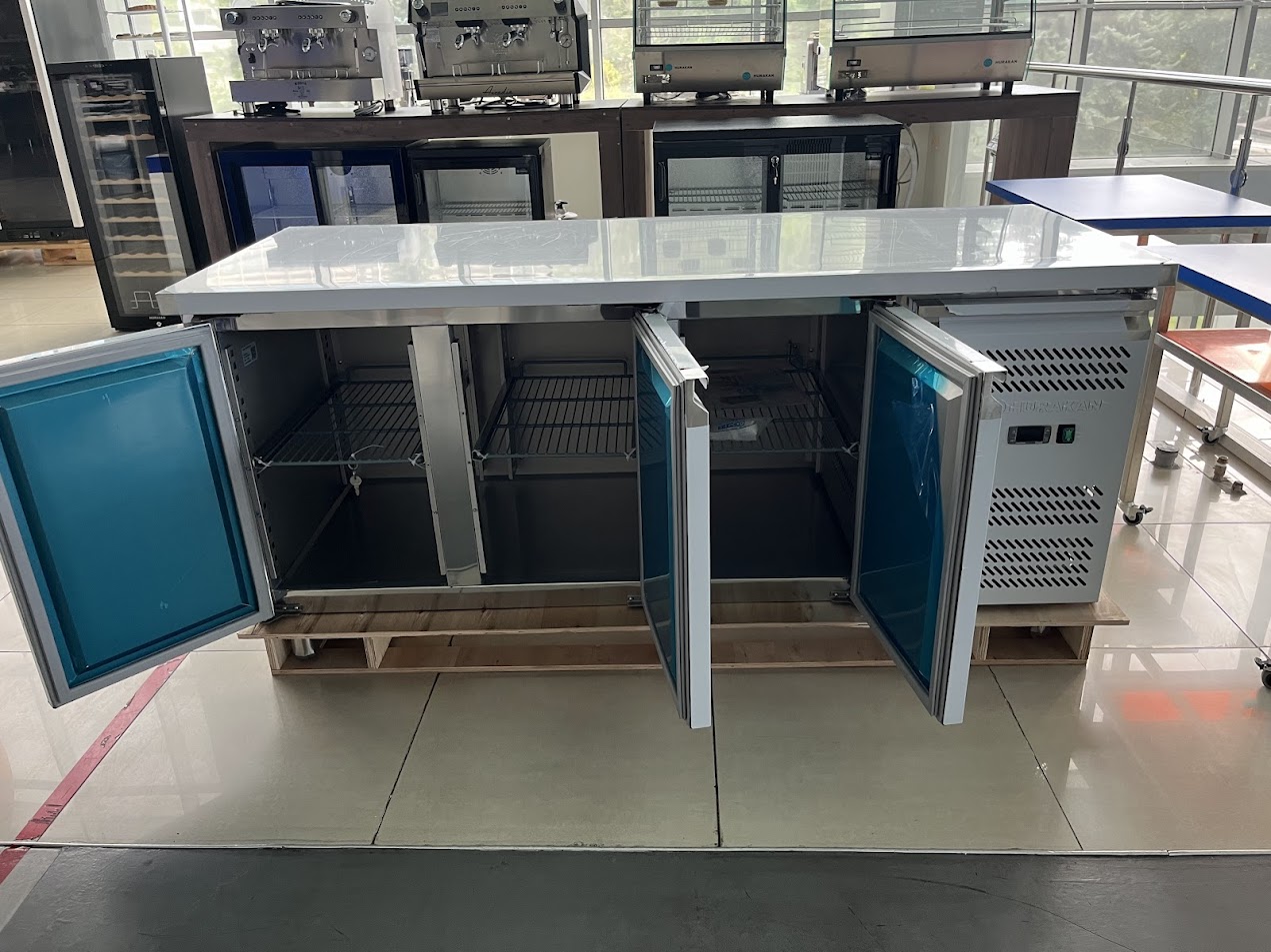 Морозильний стіл HURAKAN HKN-GXFC3GN