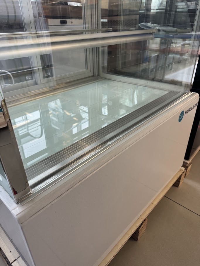 Холодильная витрина Hurakan HKN-LPD150S WHITE