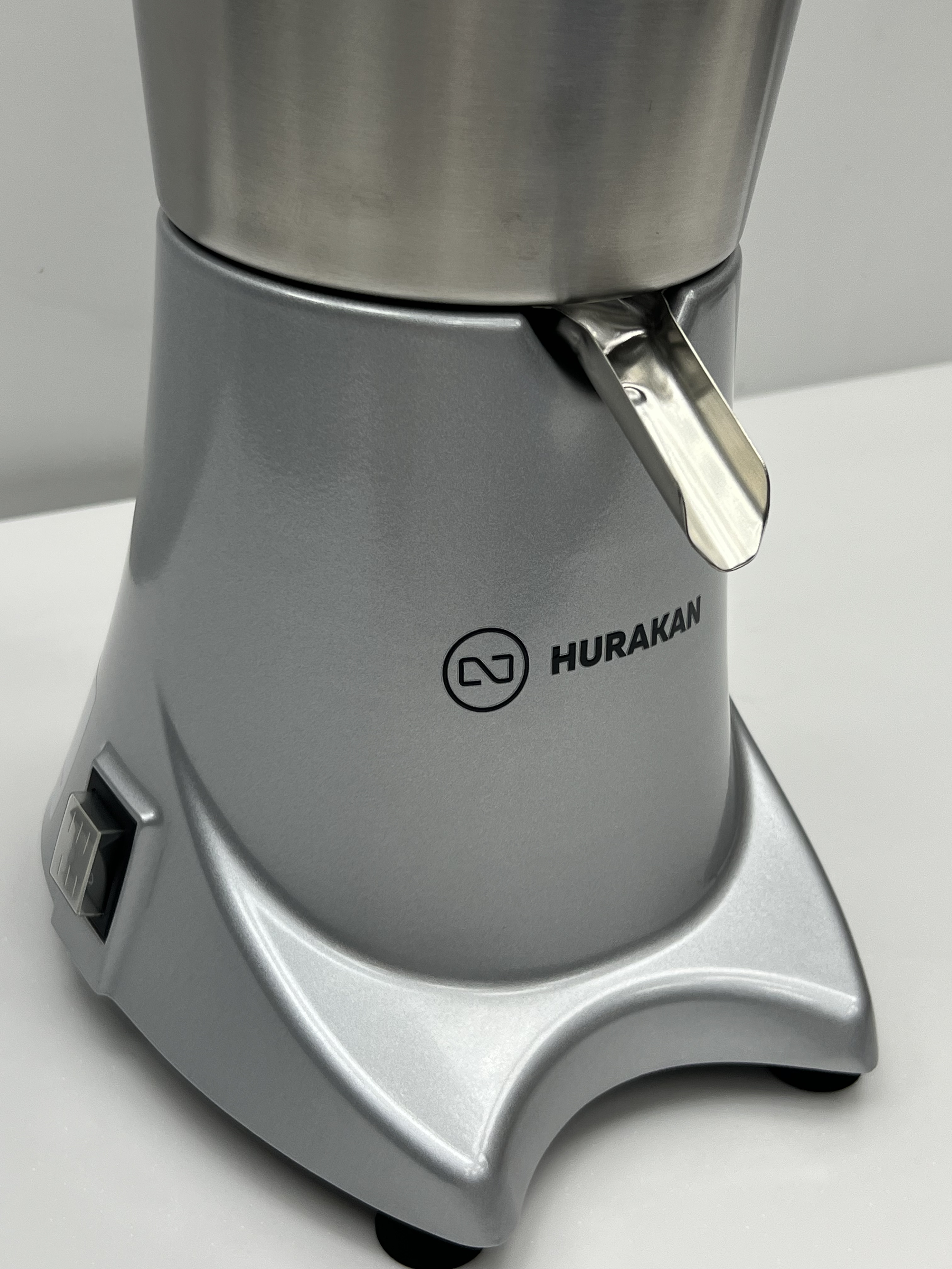 Соковижималка для цитрусових HURAKAN HKN-AGRL