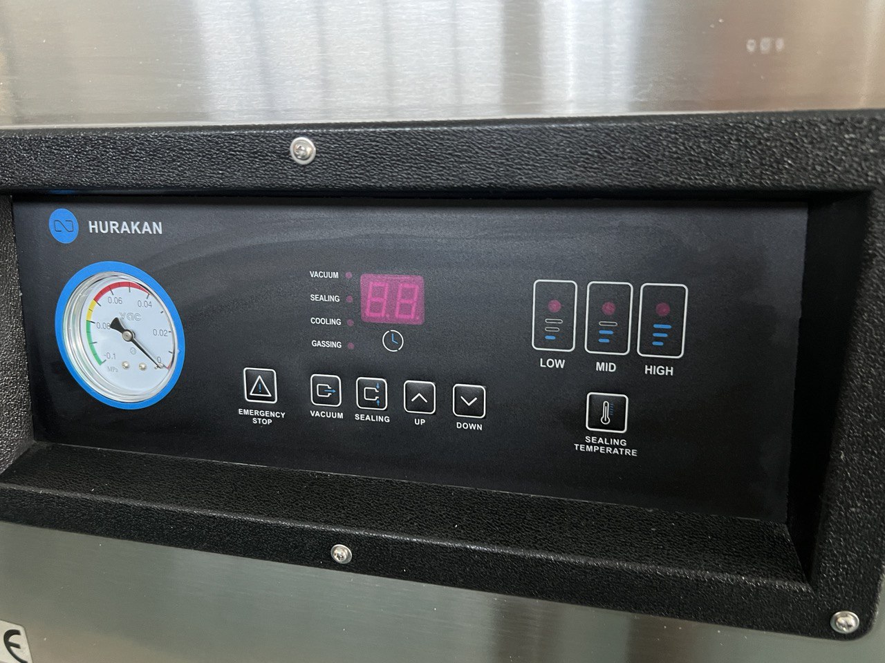Вакуумний пакувальник HURAKAN HKN-VAC400