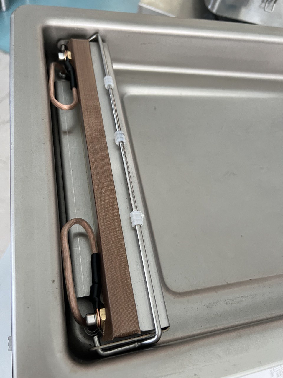 Вакуумний пакувальник HURAKAN HKN-VAC400