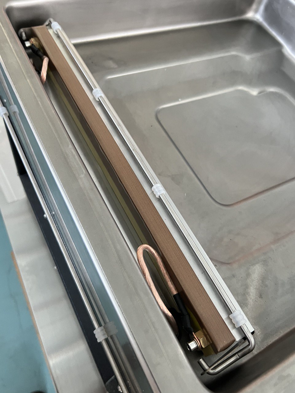 Вакуумний пакувальник HURAKAN HKN-VAC400