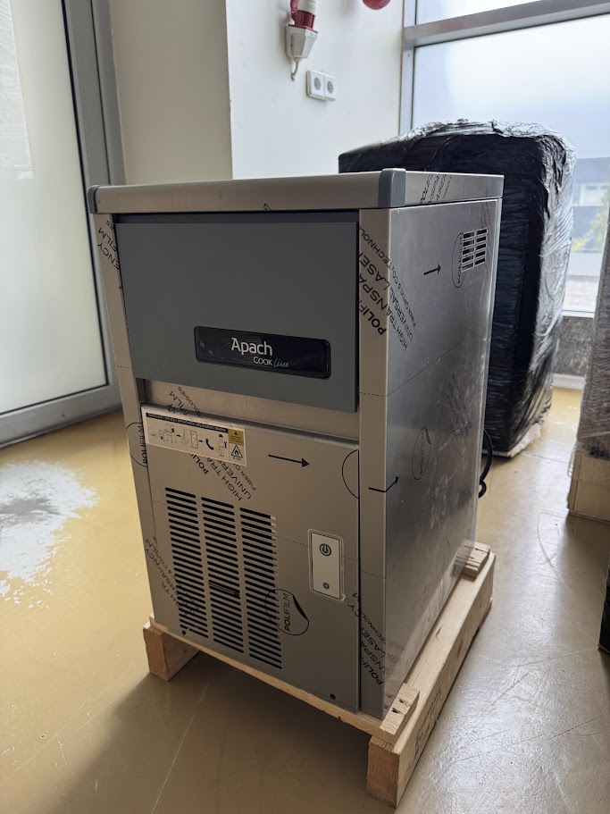 Льдогенератор Apach ACB2004B A R290