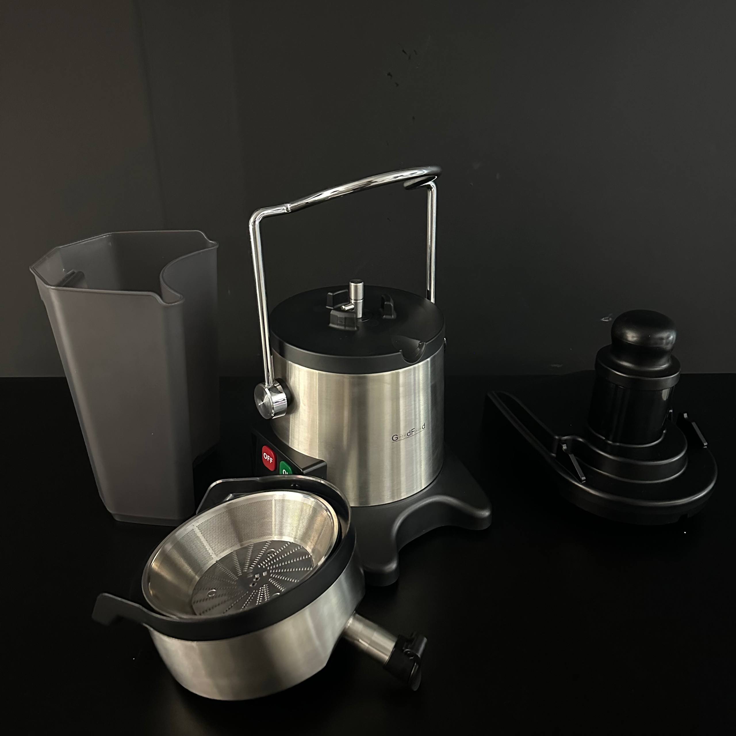 Соковижималка електрична GoodFood FJ150