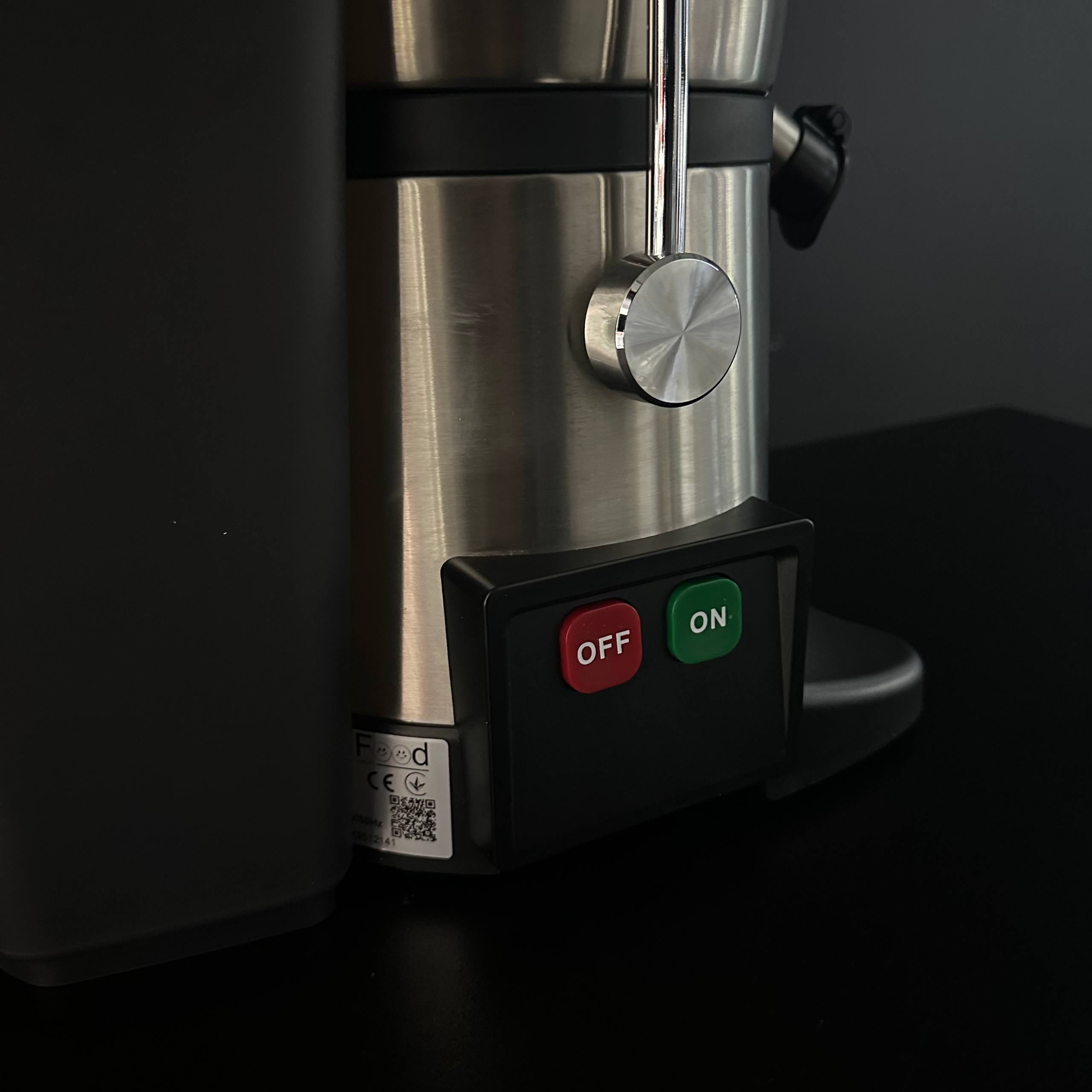 Соковижималка електрична GoodFood FJ150