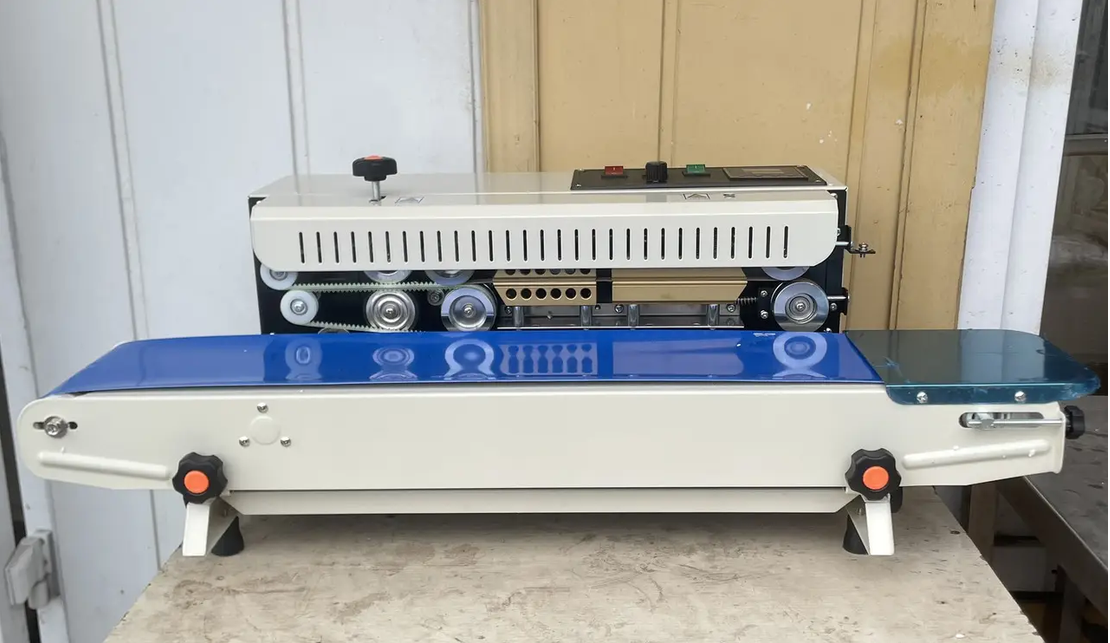 Конвейерный запайщик пакетов Vektor FR-900