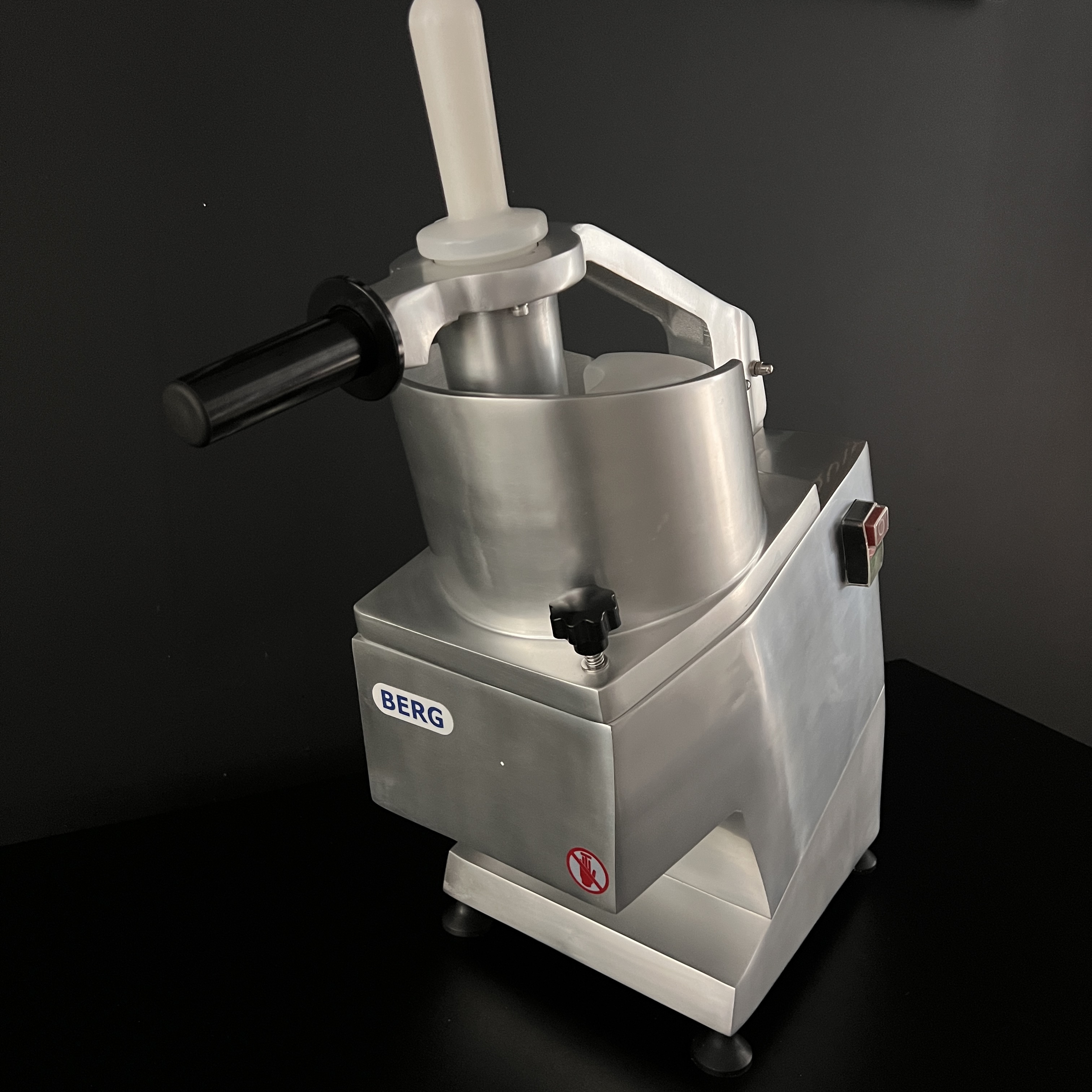 Электрическая овощерезка Berg HLC-300AL