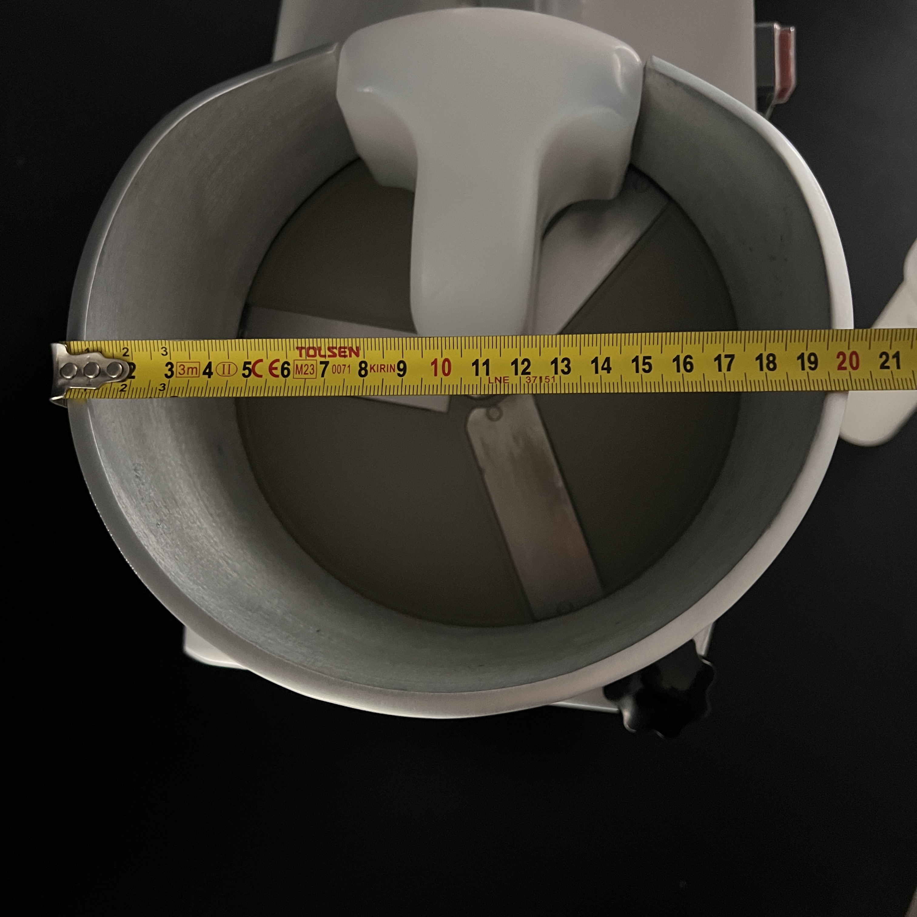 Электрическая овощерезка Berg HLC-300AL