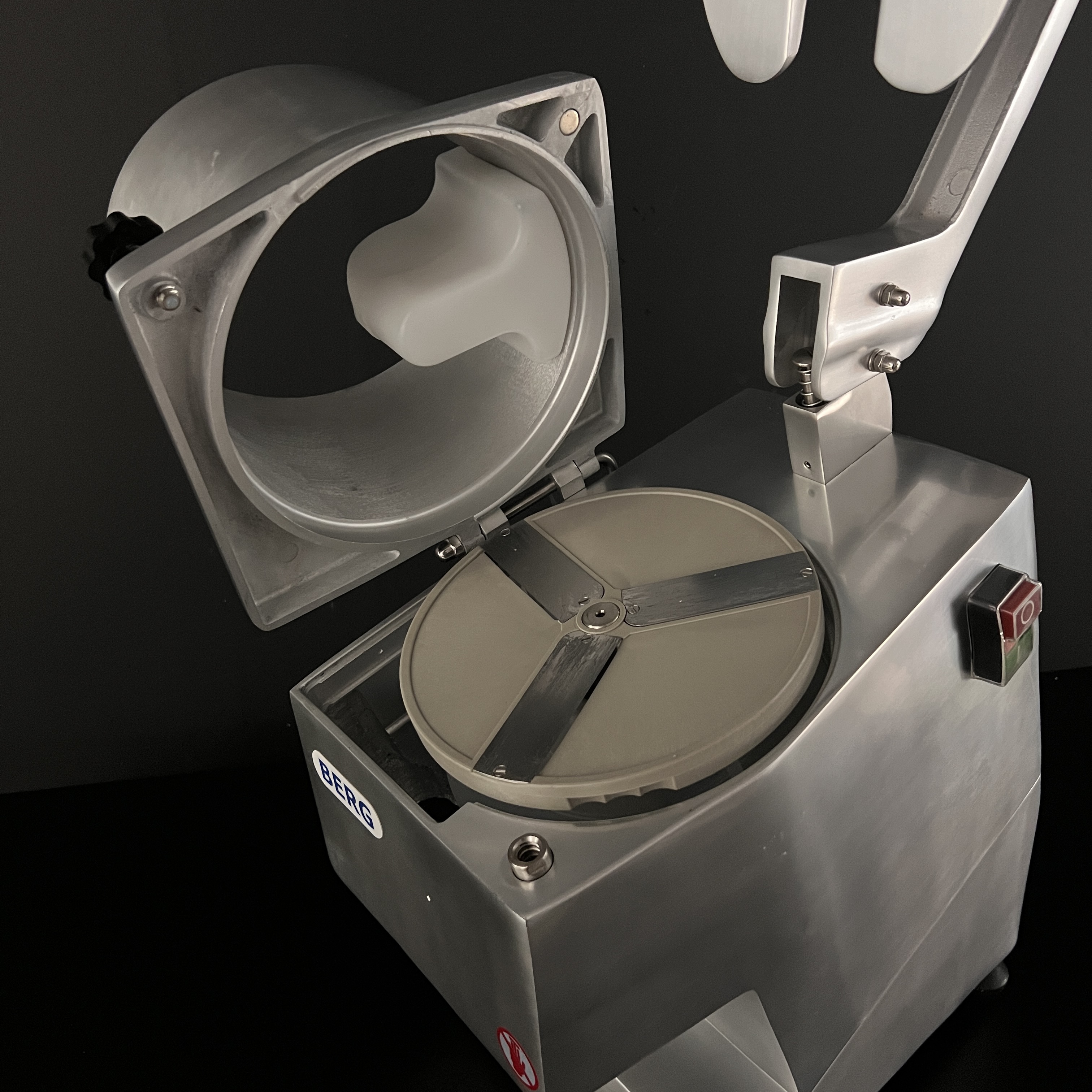 Электрическая овощерезка Berg HLC-300AL
