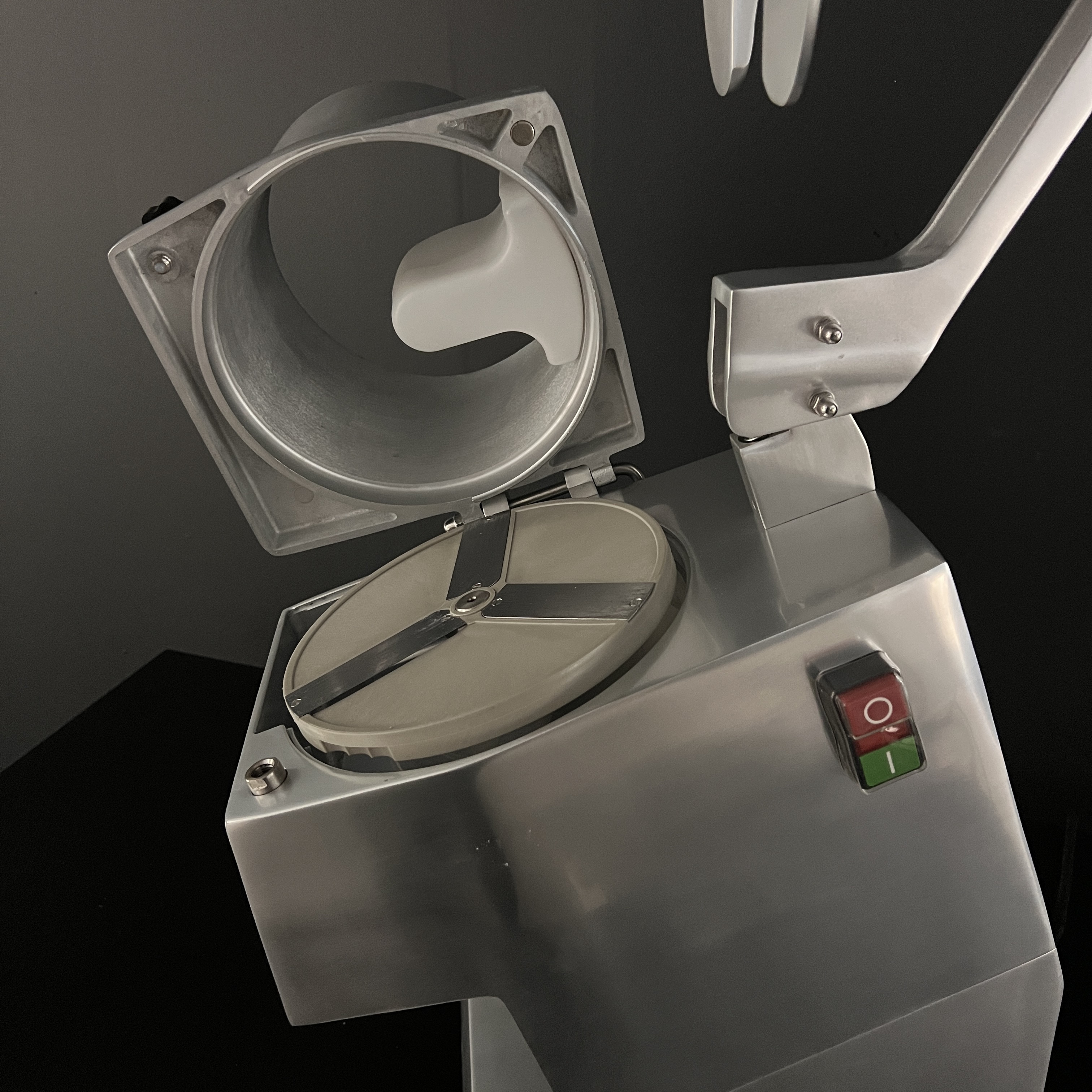 Электрическая овощерезка Berg HLC-300AL