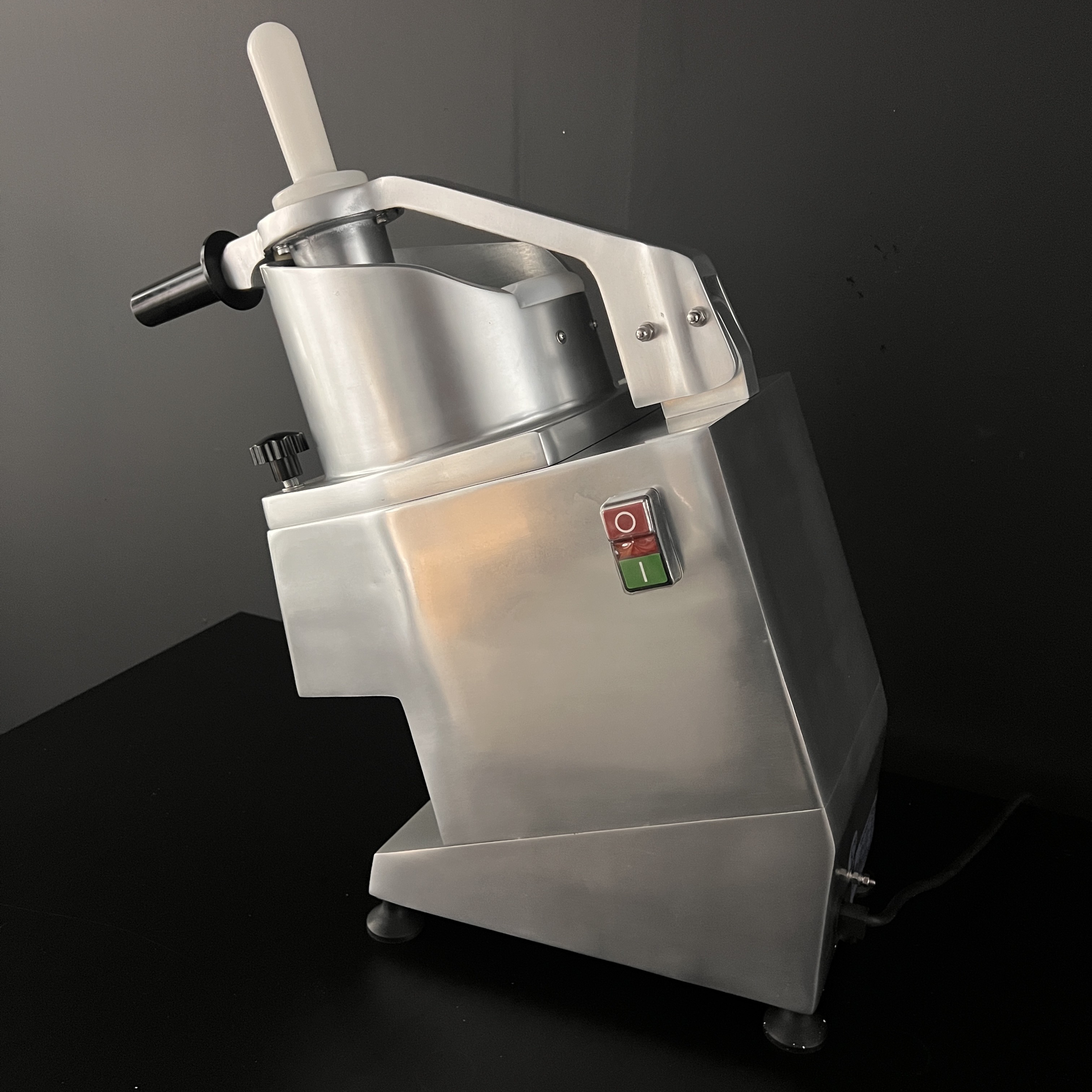 Электрическая овощерезка Berg HLC-300AL