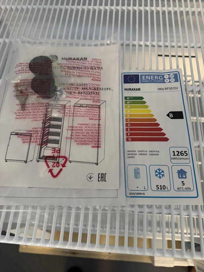Шкаф холодильный HURAKAN HKN-RCS510V