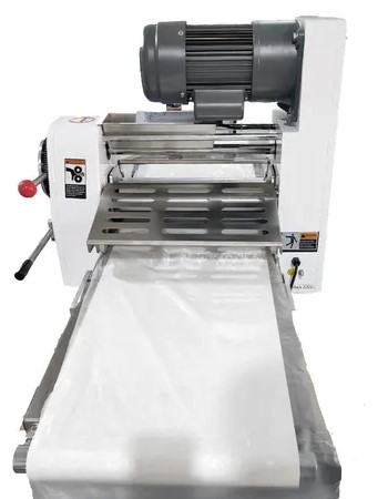 Тісторозкатка конвеєрна для листкового тіста Berg TSP380