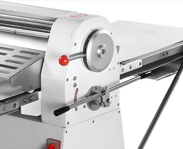 Тестораскатка конвейерная для слоёного теста Berg LSP520A