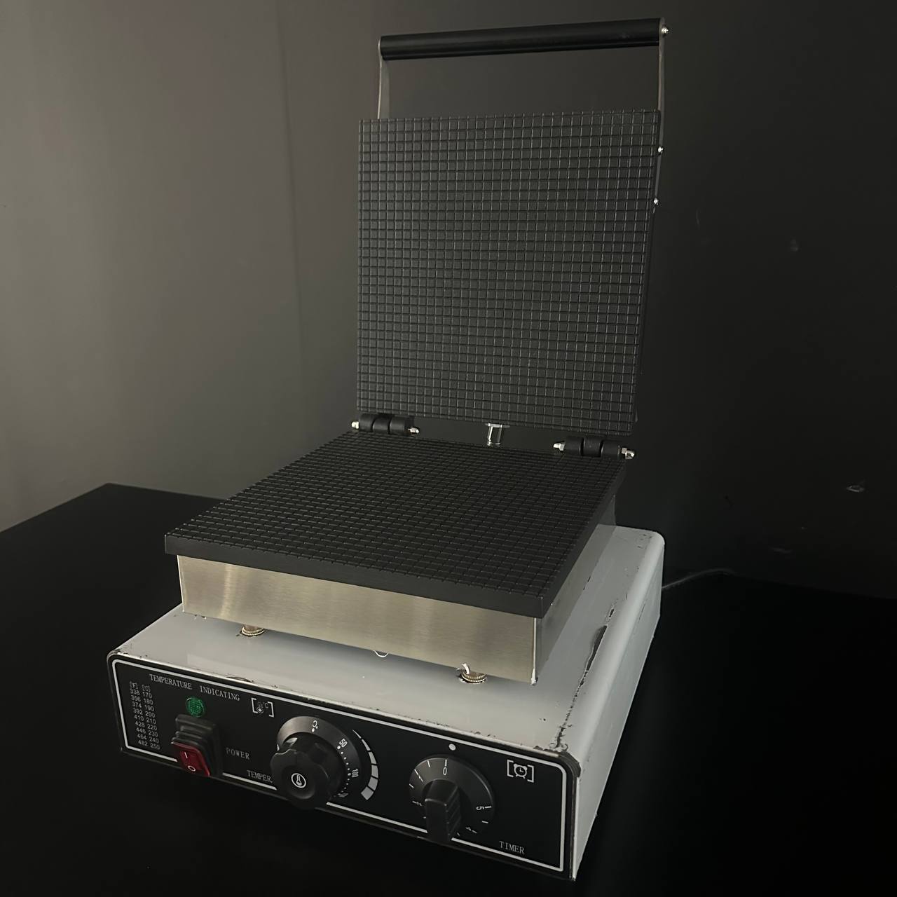 Электрическая вафельница WBS-1PC