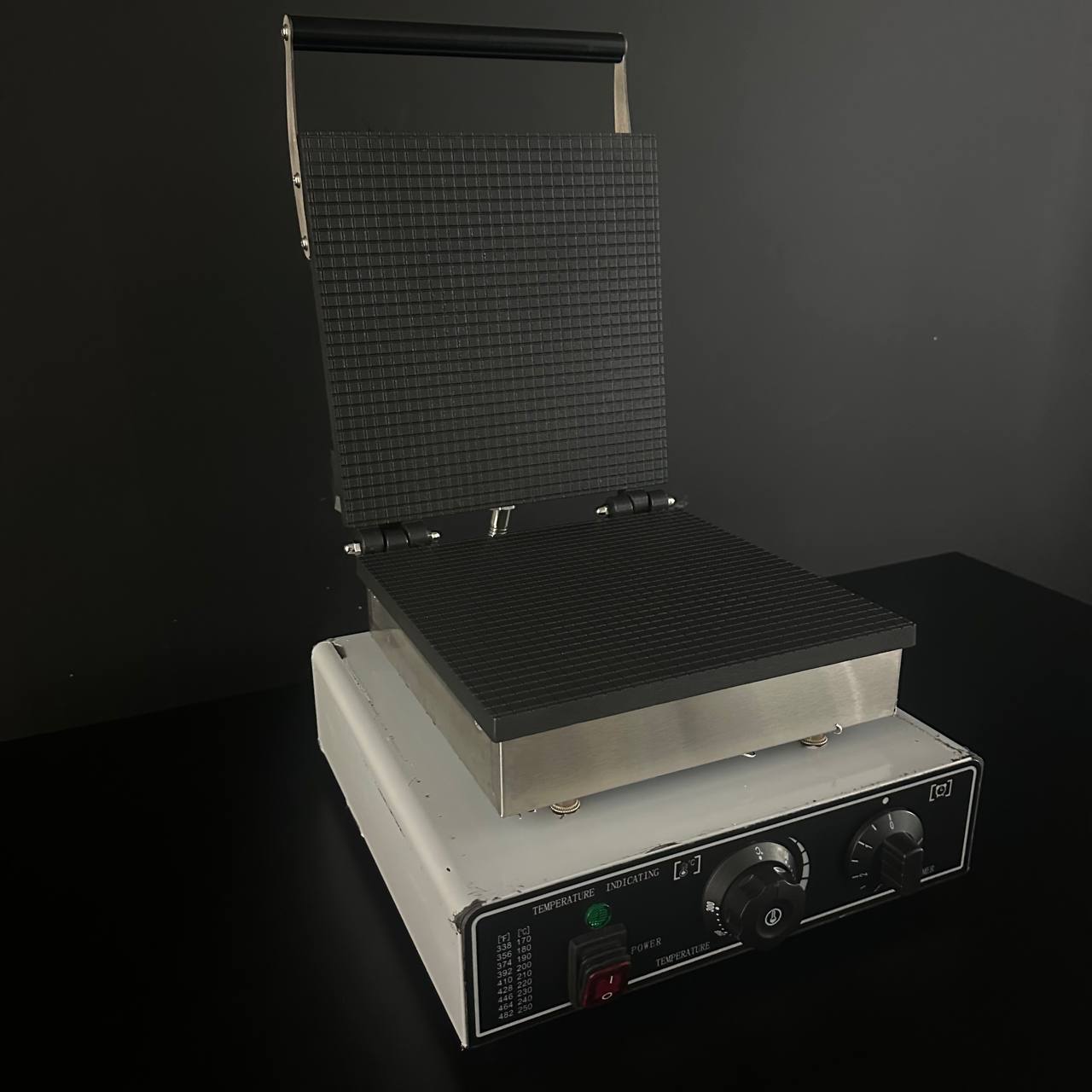 Электрическая вафельница WBS-1PC