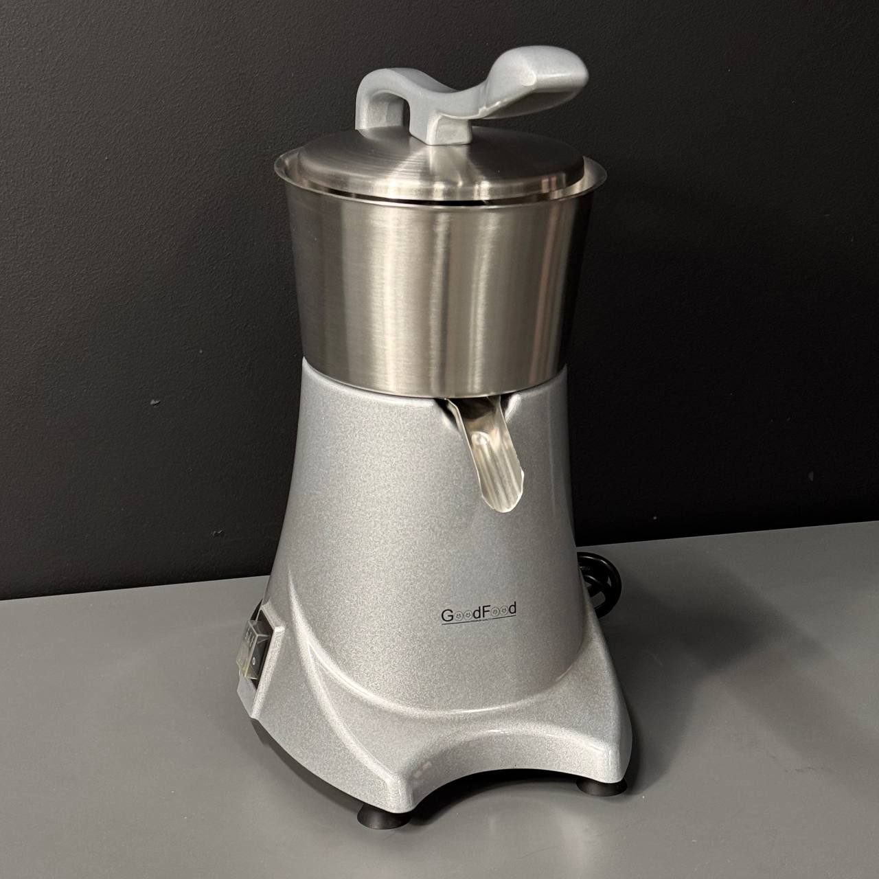 Электрическая соковыжималка для цитрусовых GoodFood FJ100