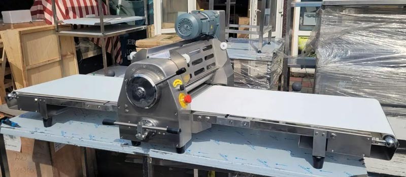 Тісторозкачувальна машина Vektor TSP520A