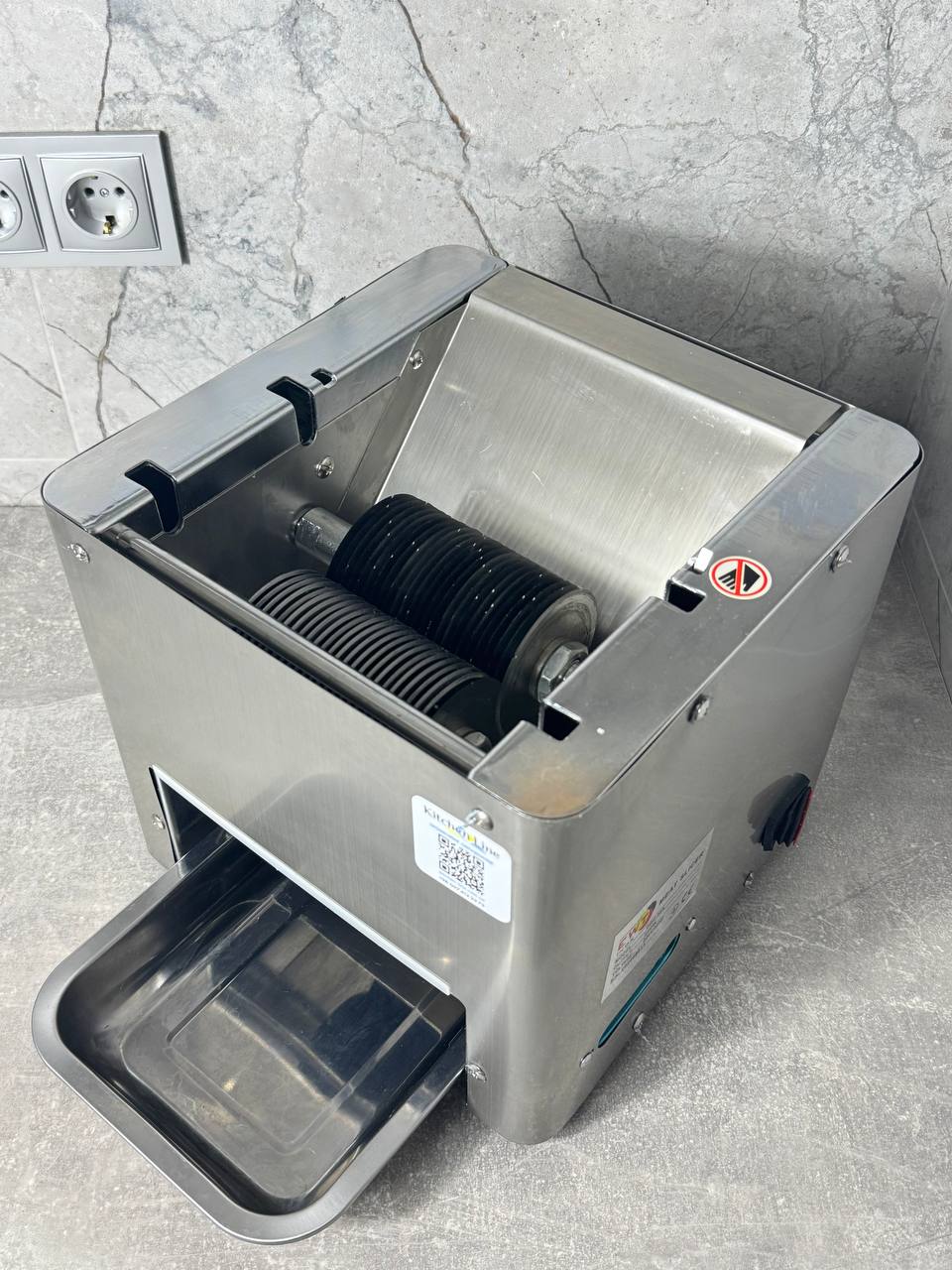 Машина для нарезки EWT INOX DGQ32A