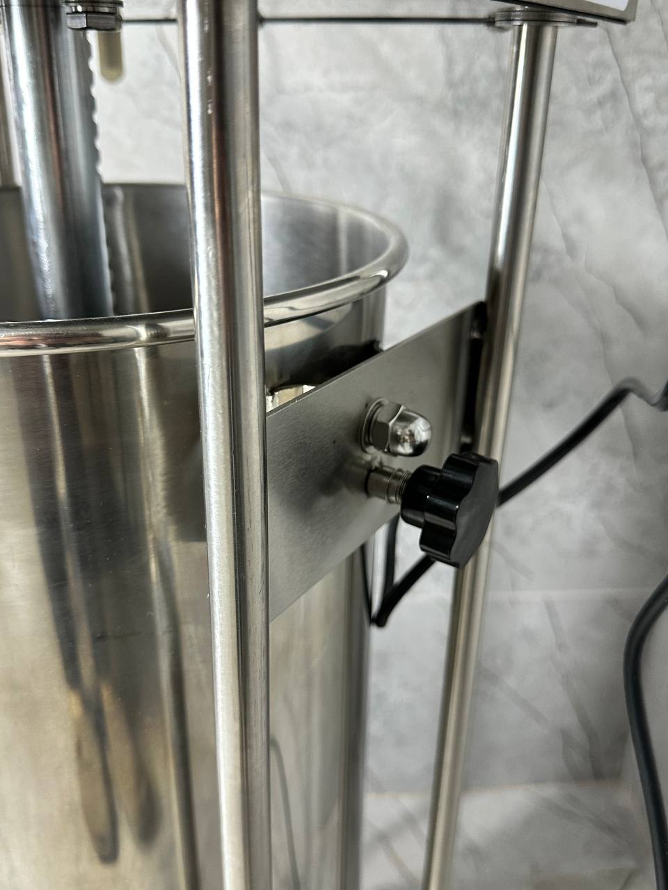 Вертикальный колбасный шприц электрический Beeketal BT30E