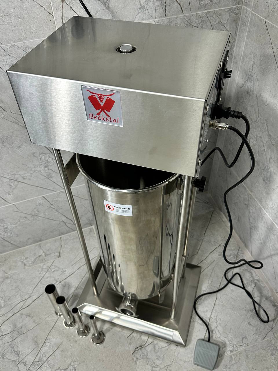 Вертикальный колбасный шприц электрический Beeketal BT30E
