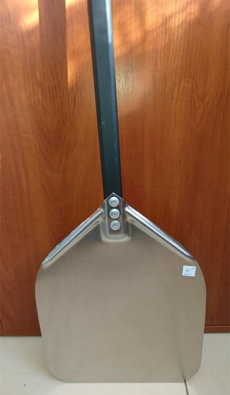 Лопата для пиццы Berg 310х350