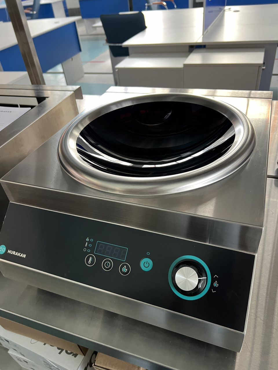 Індукційна плита Hurakan HKN-ICW50D WOK