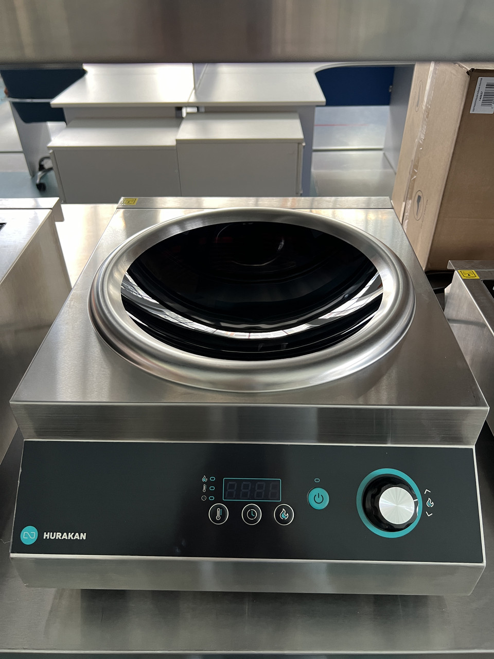 Індукційна плита Hurakan HKN-ICW50D WOK