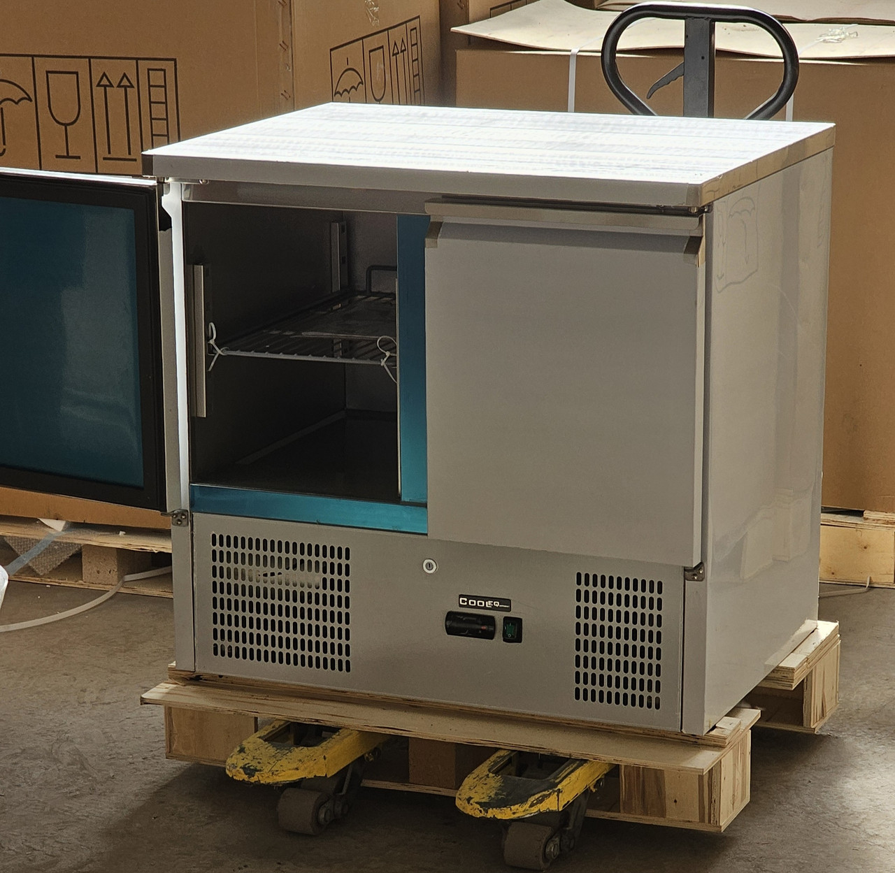 Стол с холодильным шкафом COOLEQ S901