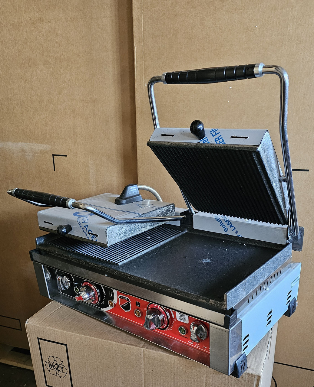 Контактный гриль SILVER SS-20DH