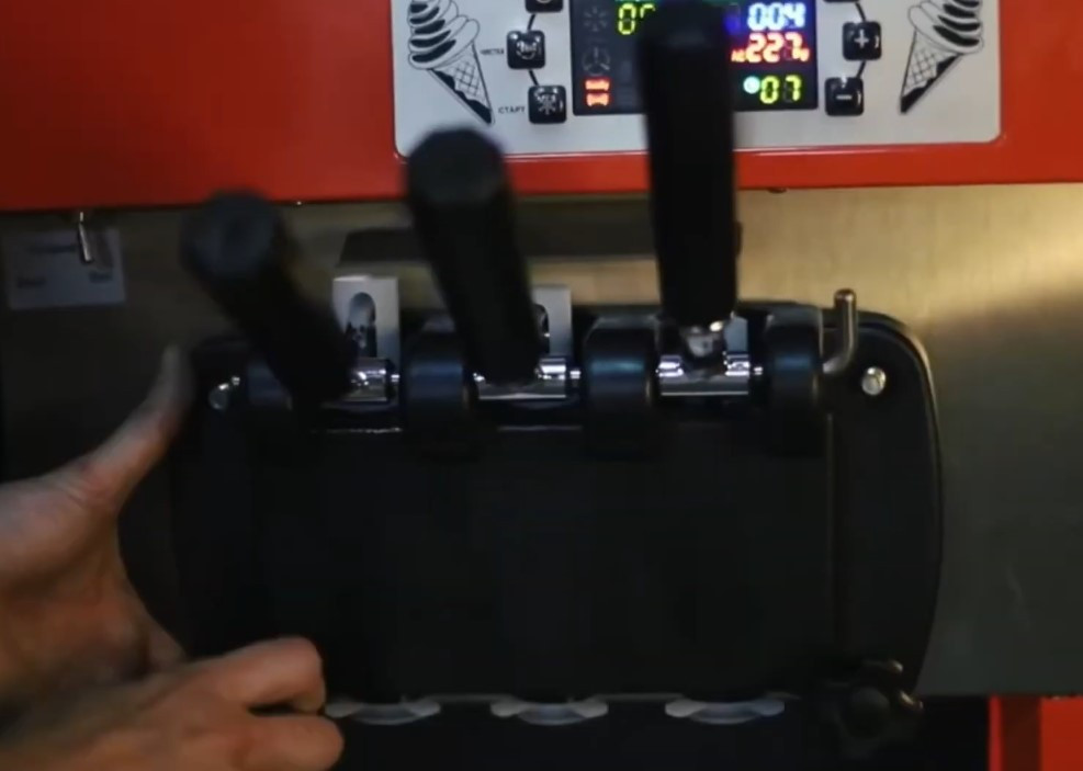 Фризер для м'якого морозива COOLEQ IFE-3