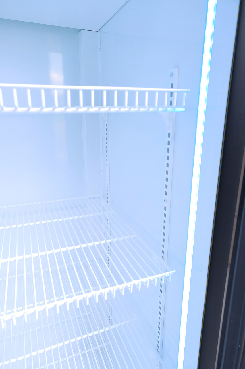 Холодильна шафа для напоїв GoodFood BC480BW2LED