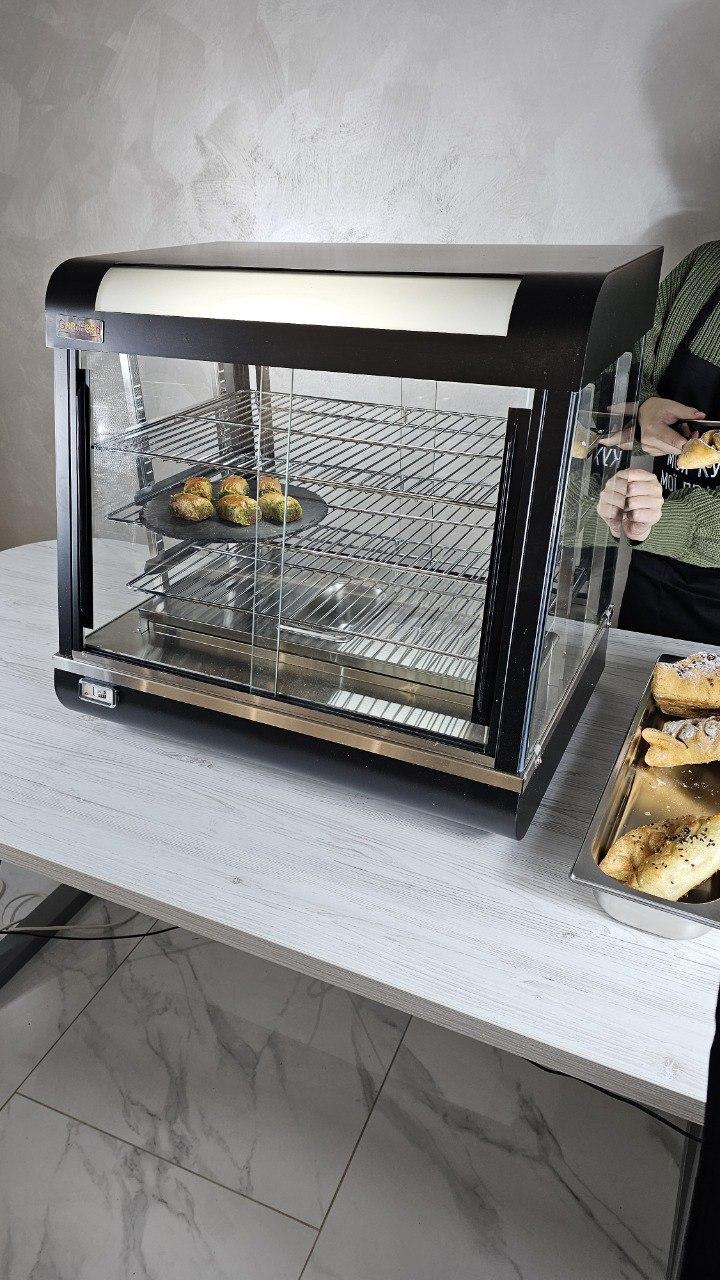 Теплова настільна вітрина GoodFood WS680 Black Line